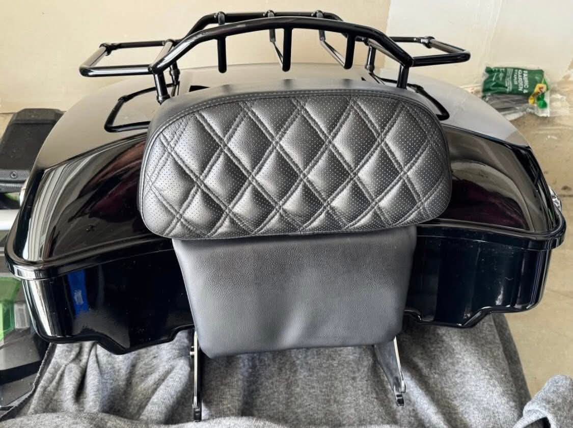 Harley-Davidson Chopped Tour Pack with Luggage Rack & Saddlemen Backrest