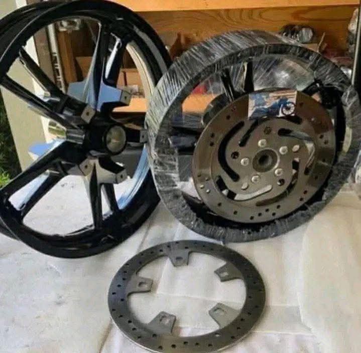 Harley-Davidson OEM Enforcer Wheels & Rotors – Vivid Black Powder Coat - Image 4
