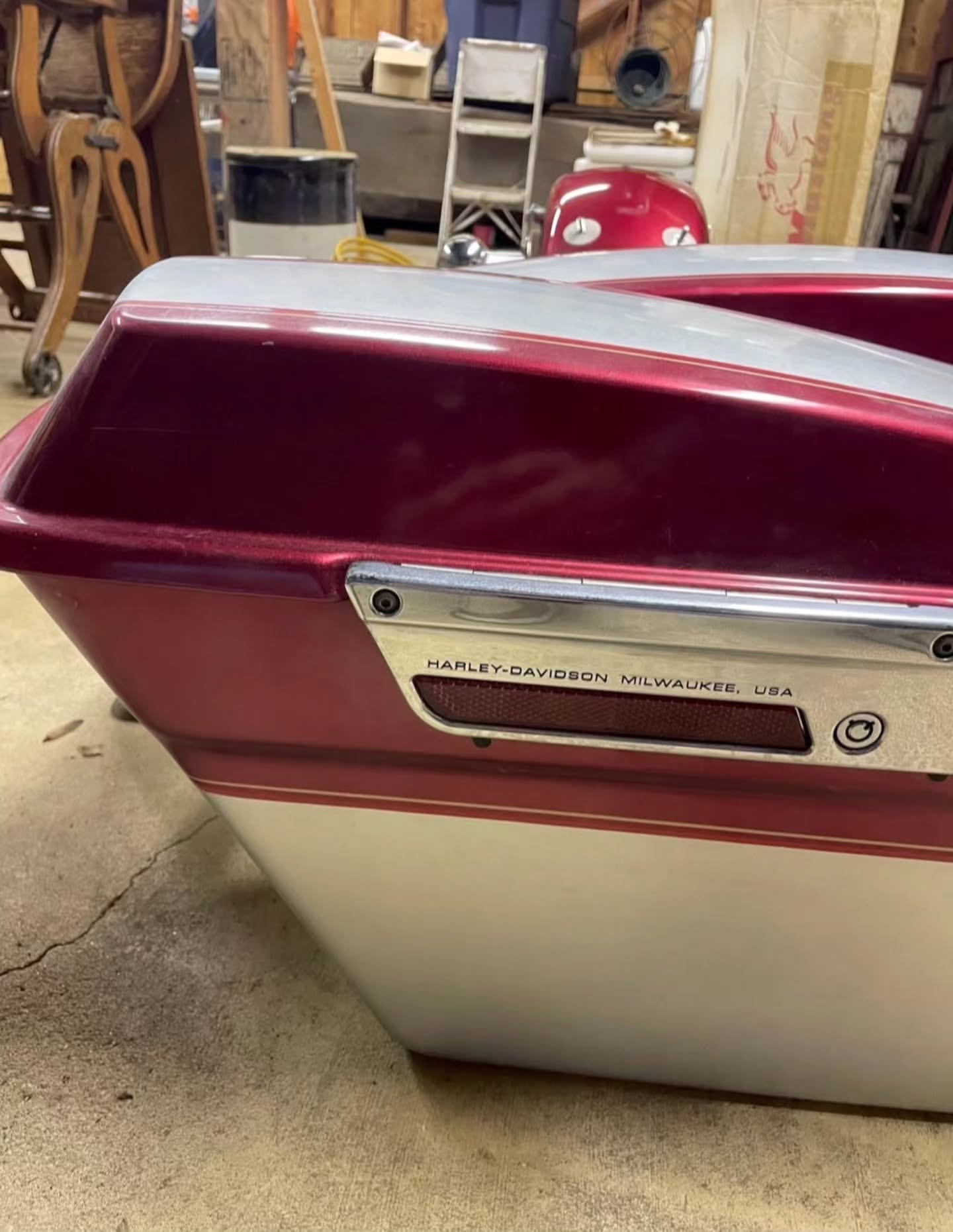 Harley-Davidson Deep Red Rear Fender & Saddlebags Set - Image 2