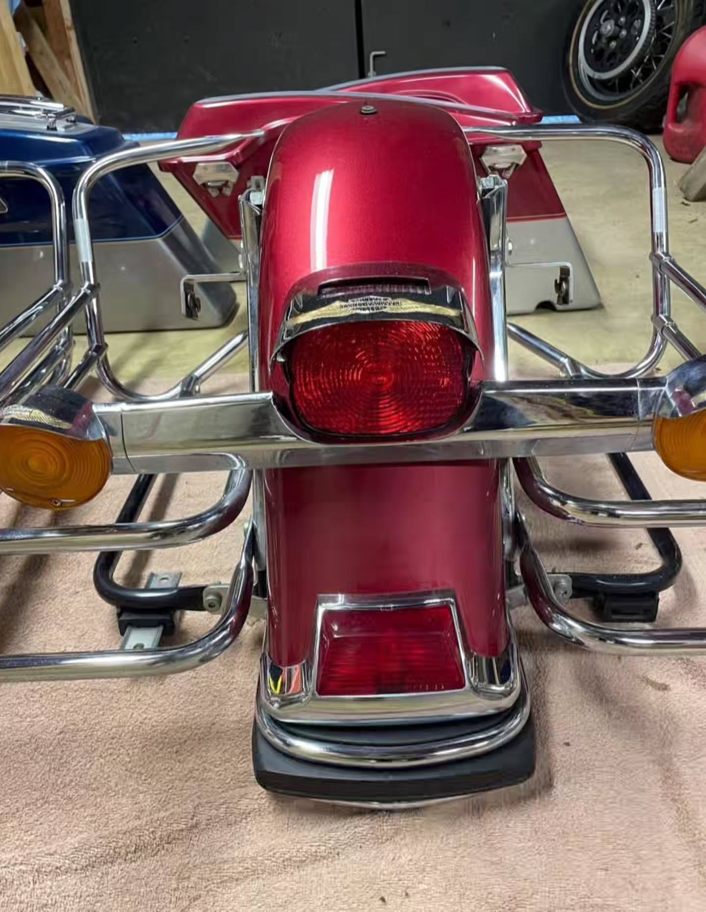 Harley-Davidson Deep Red Rear Fender & Saddlebags Set - Image 3