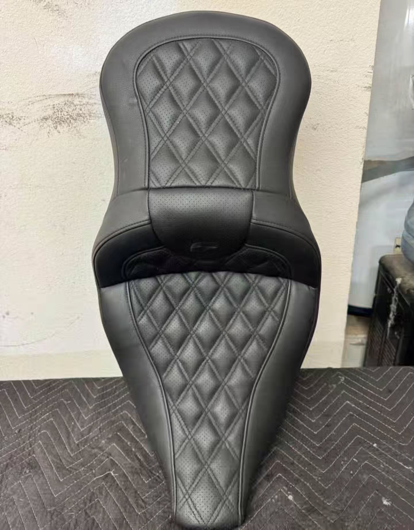 Harley-Davidson Black Diamond-Stitched Touring Seat - Image 4