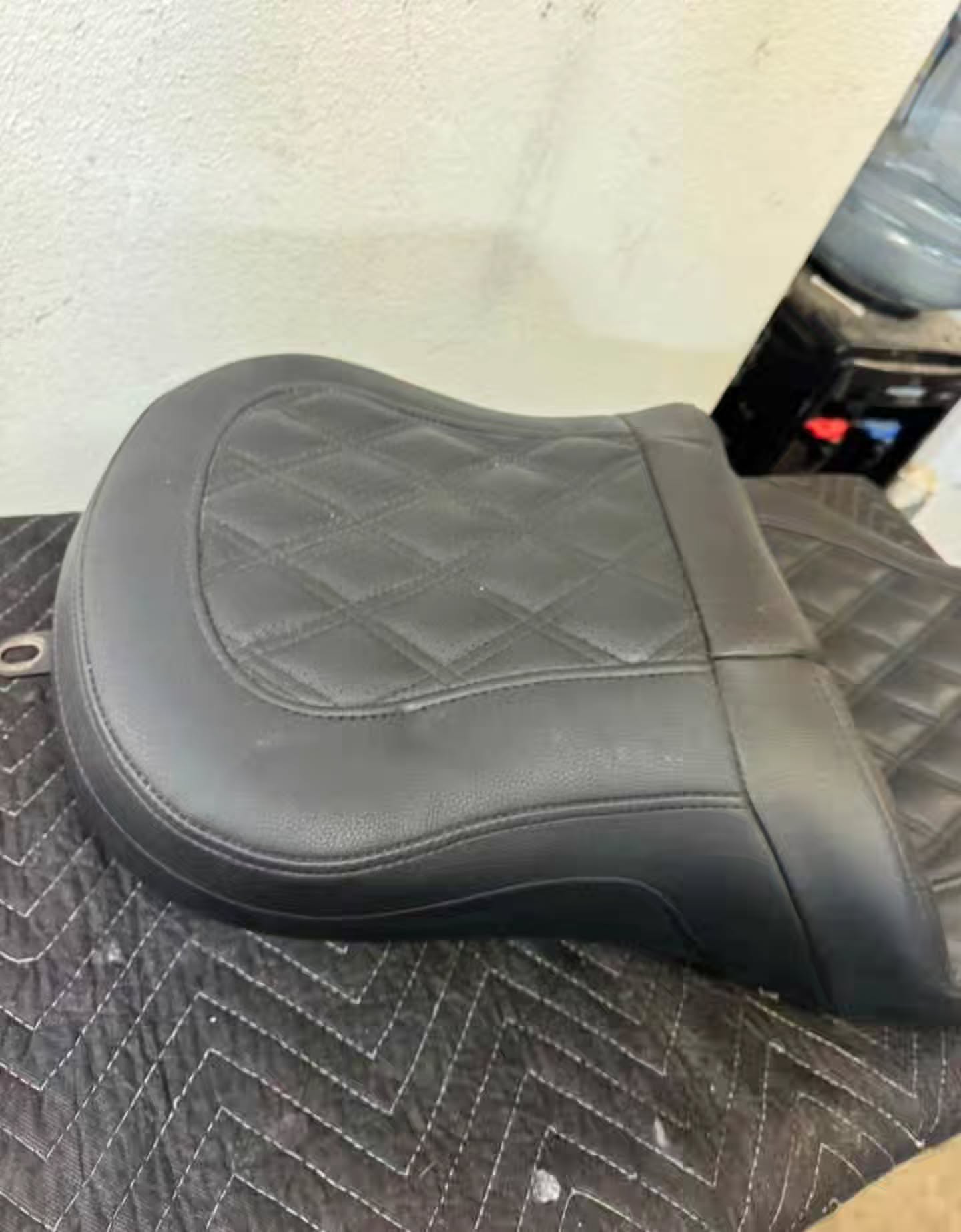 Harley-Davidson Black Diamond-Stitched Touring Seat - Image 5