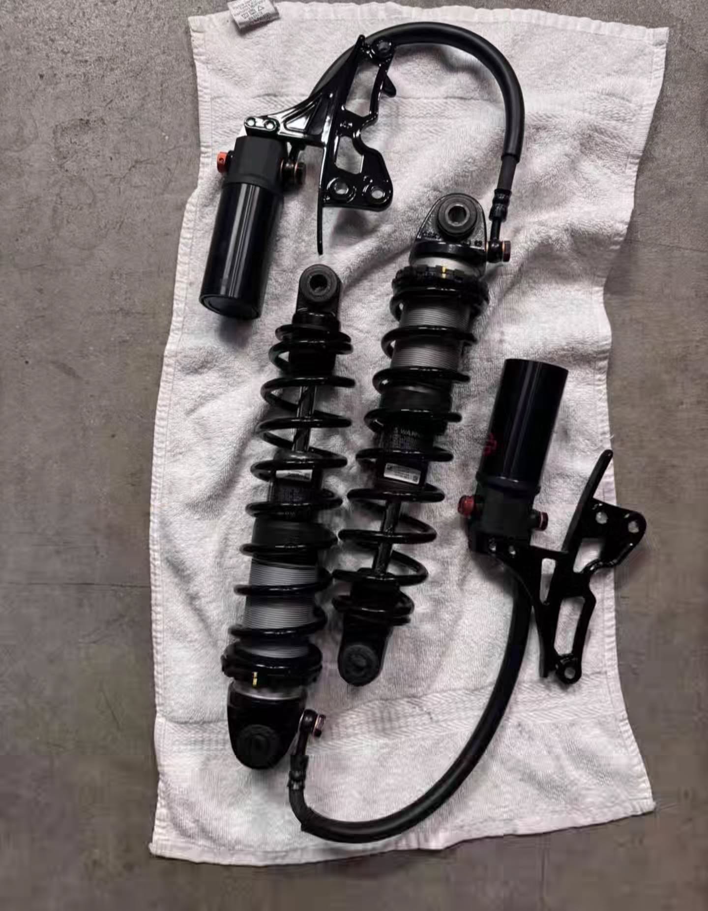 2025 Harley-Davidson CVO Road Glide Rear Suspension Kit - Image 2