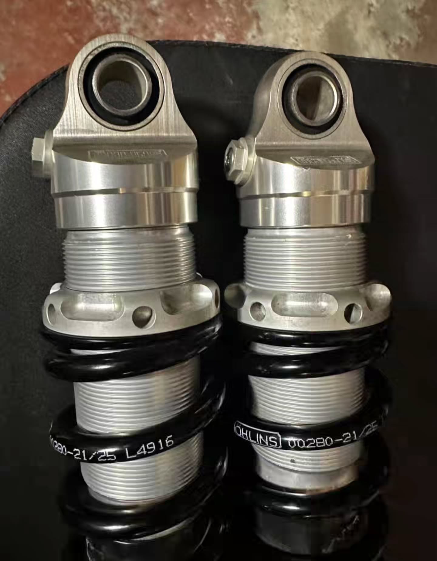 Öhlins 13" Touring Rear Shock Absorber Set - Image 2