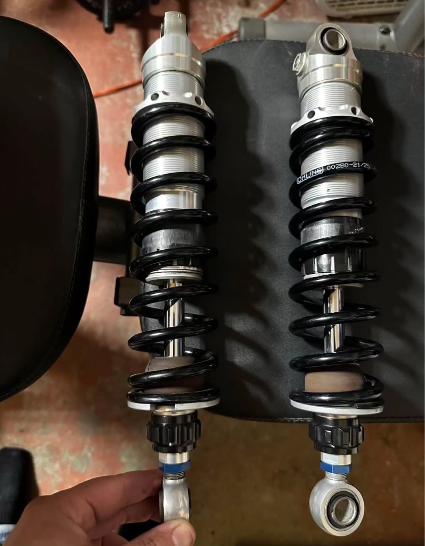 Öhlins 13" Touring Rear Shock Absorber Set - Image 3