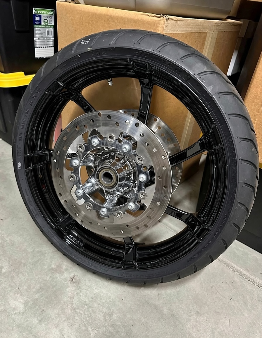 Harley-Davidson 19-Inch CVO Road Glide Front Wheel - Image 4