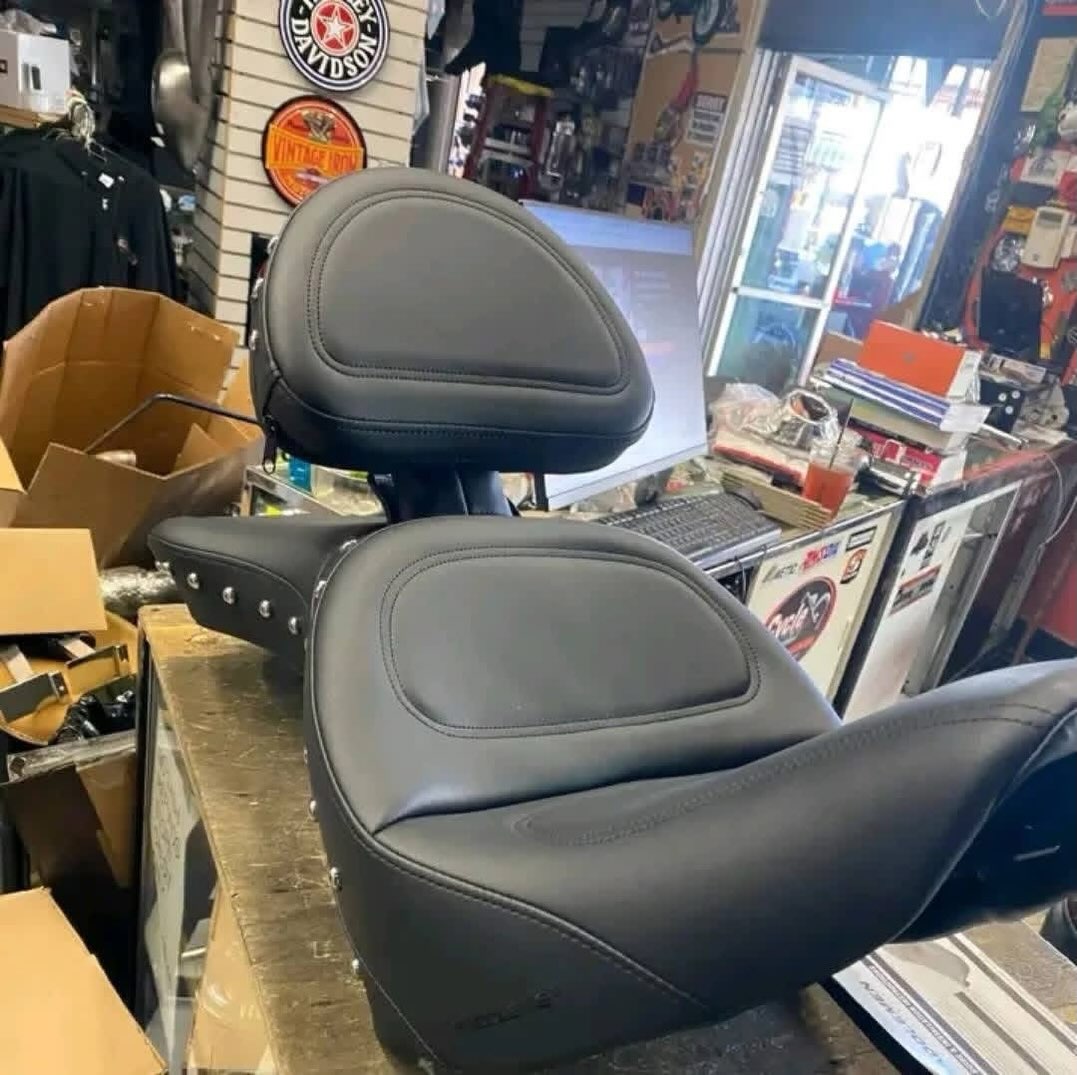 Saddlemen Explorer Seat with Backrest – SaddleGel & Studded - Image 4