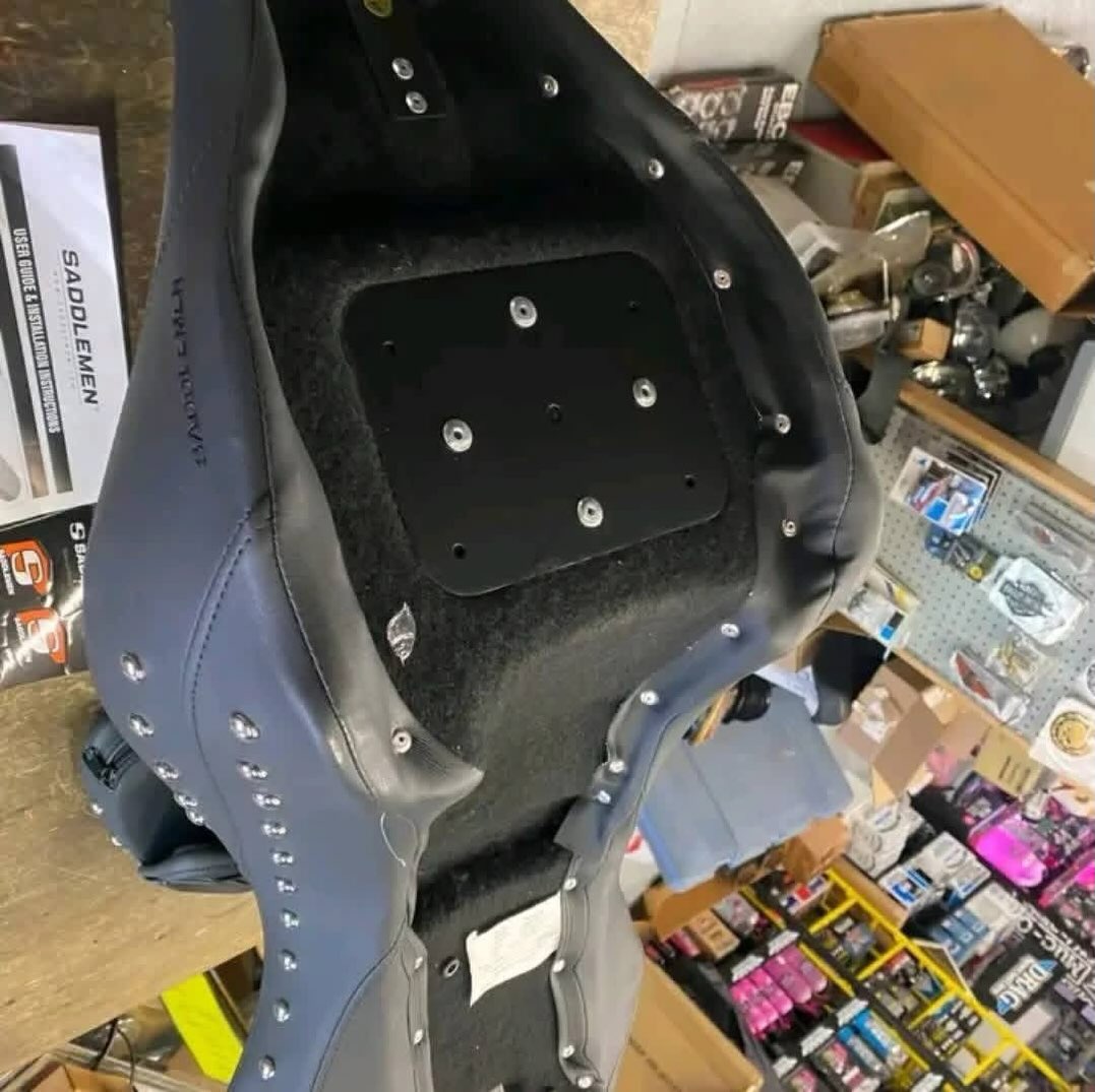 Saddlemen Explorer Seat with Backrest – SaddleGel & Studded - Image 2