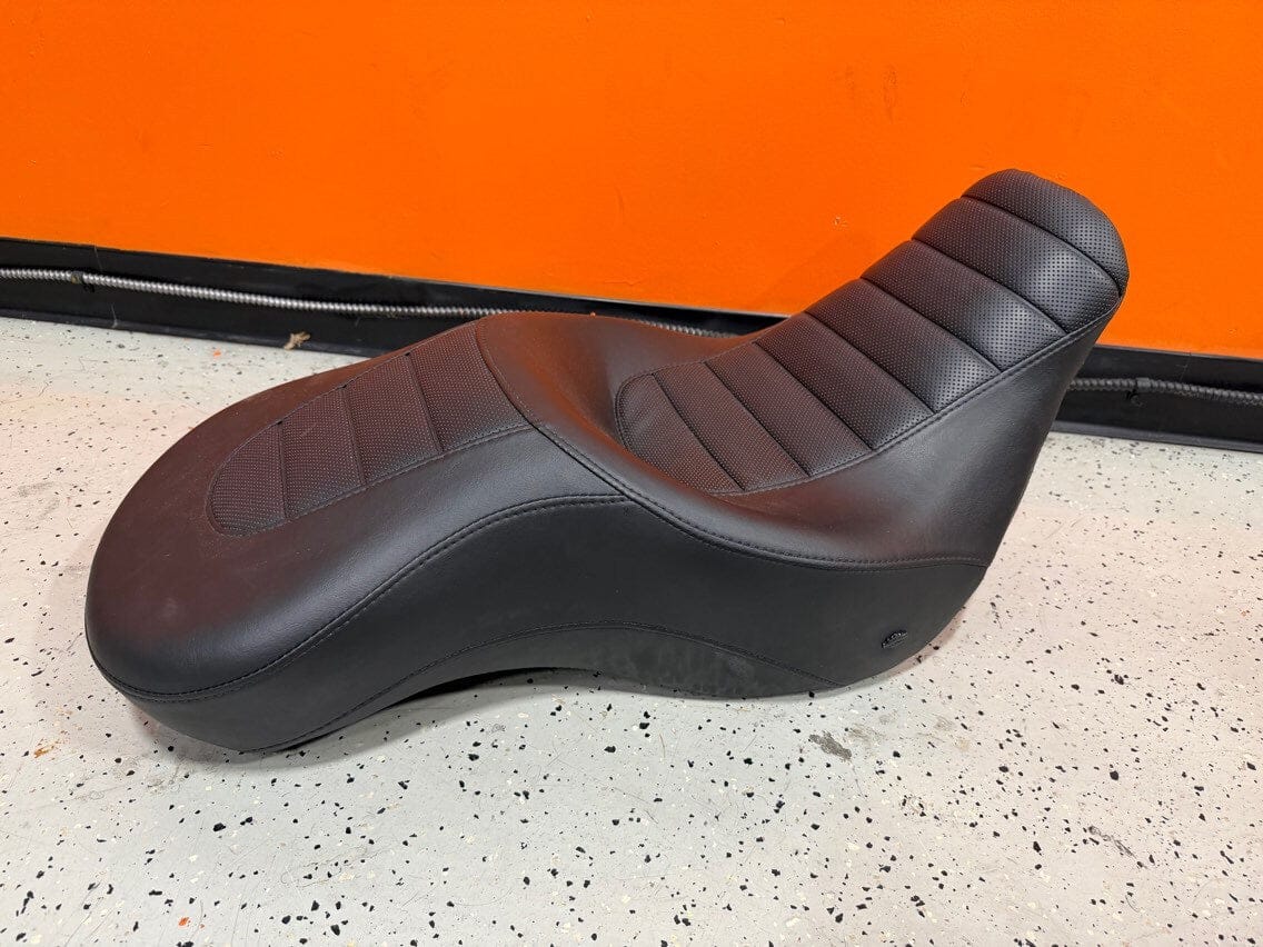 Harley-Davidson Genuine Sundowner Seat – Softail - Image 2