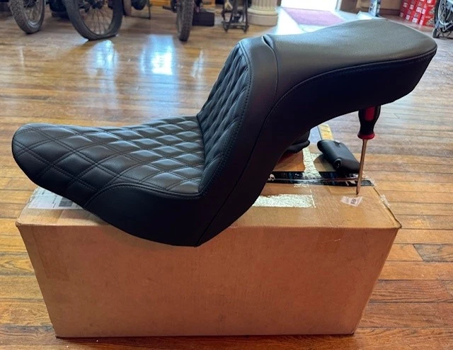 Saddlemen Explorer Lattice Gel Seat – Harley-Davidson Softail - Image 4