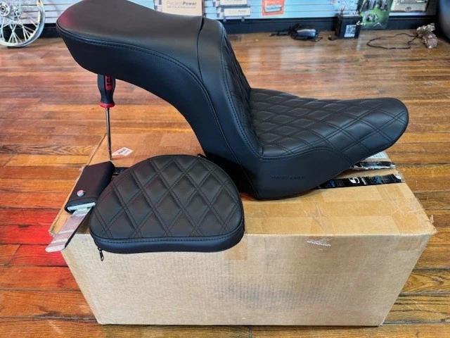 Saddlemen Explorer Lattice Gel Seat – Harley-Davidson Softail - Image 2