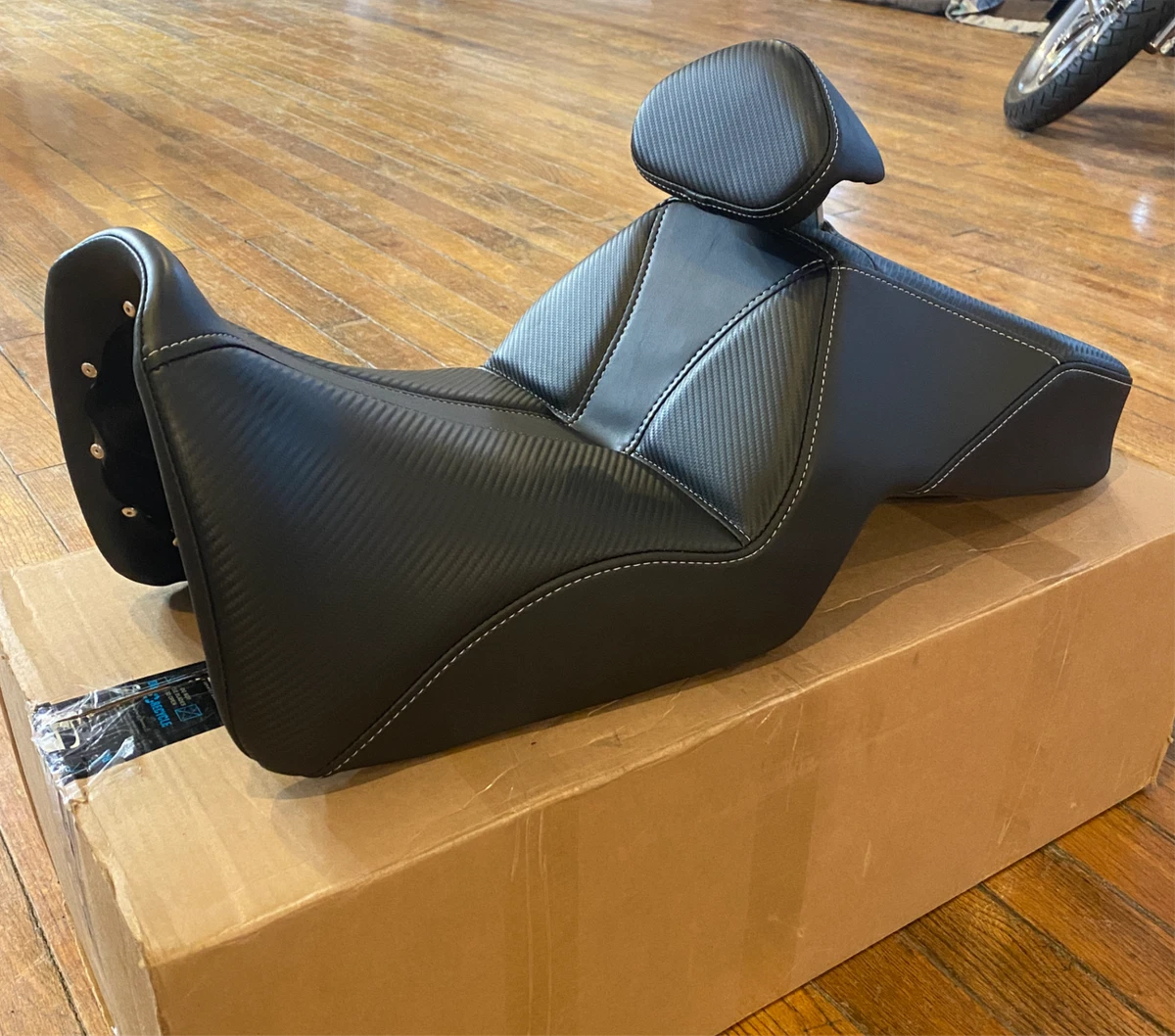 Low Adventure Tour Seat with Driver Backrest