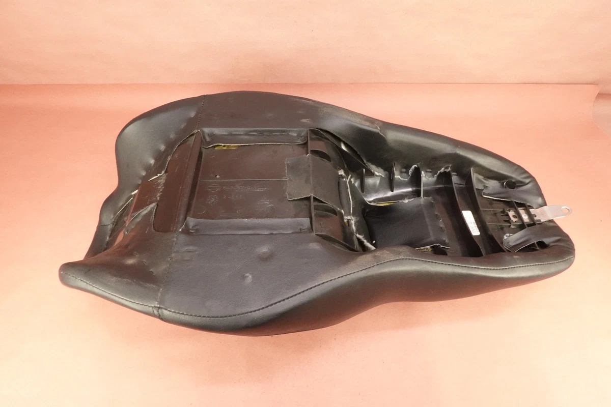 2007–2011 Harley-Davidson FLHX Street Glide Rider & Passenger Seat - Image 4
